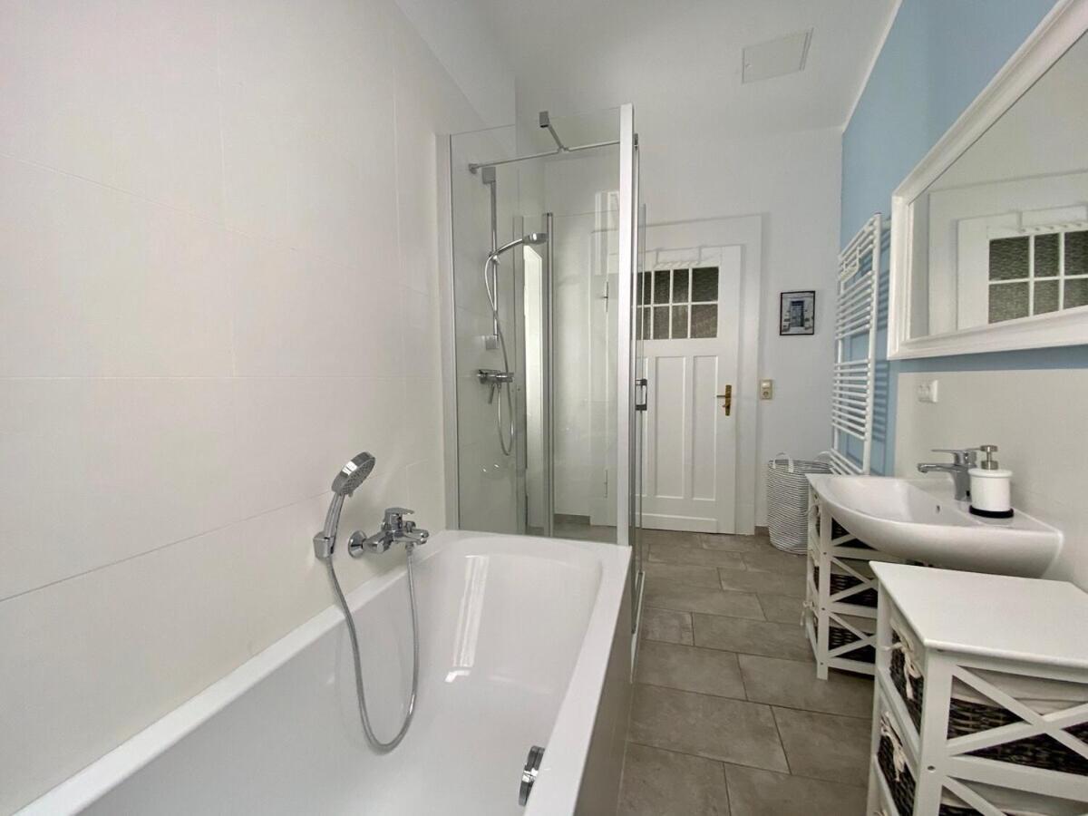 Appartement Discovair Eisenach -Karlstrasse- Fussgaengerzone Mit Netflix Extérieur photo